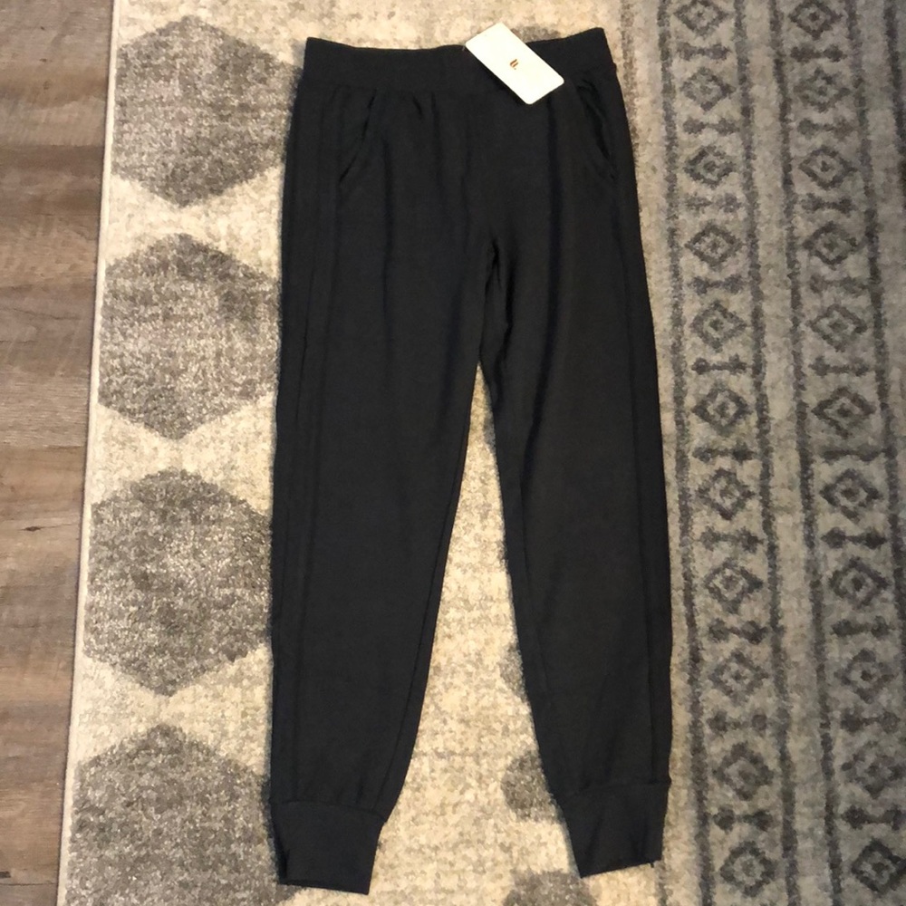 Fabletics carrigan jogger, size s, NWT